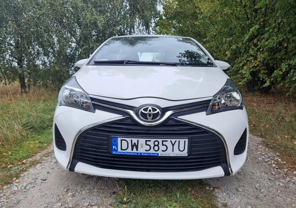 Toyota Yaris cena 15400 przebieg: 250000, rok produkcji 2015 z Wieluń małe 92